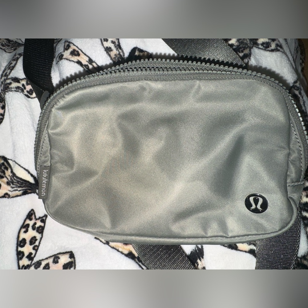 lululemon athletica Silver Belt Bag